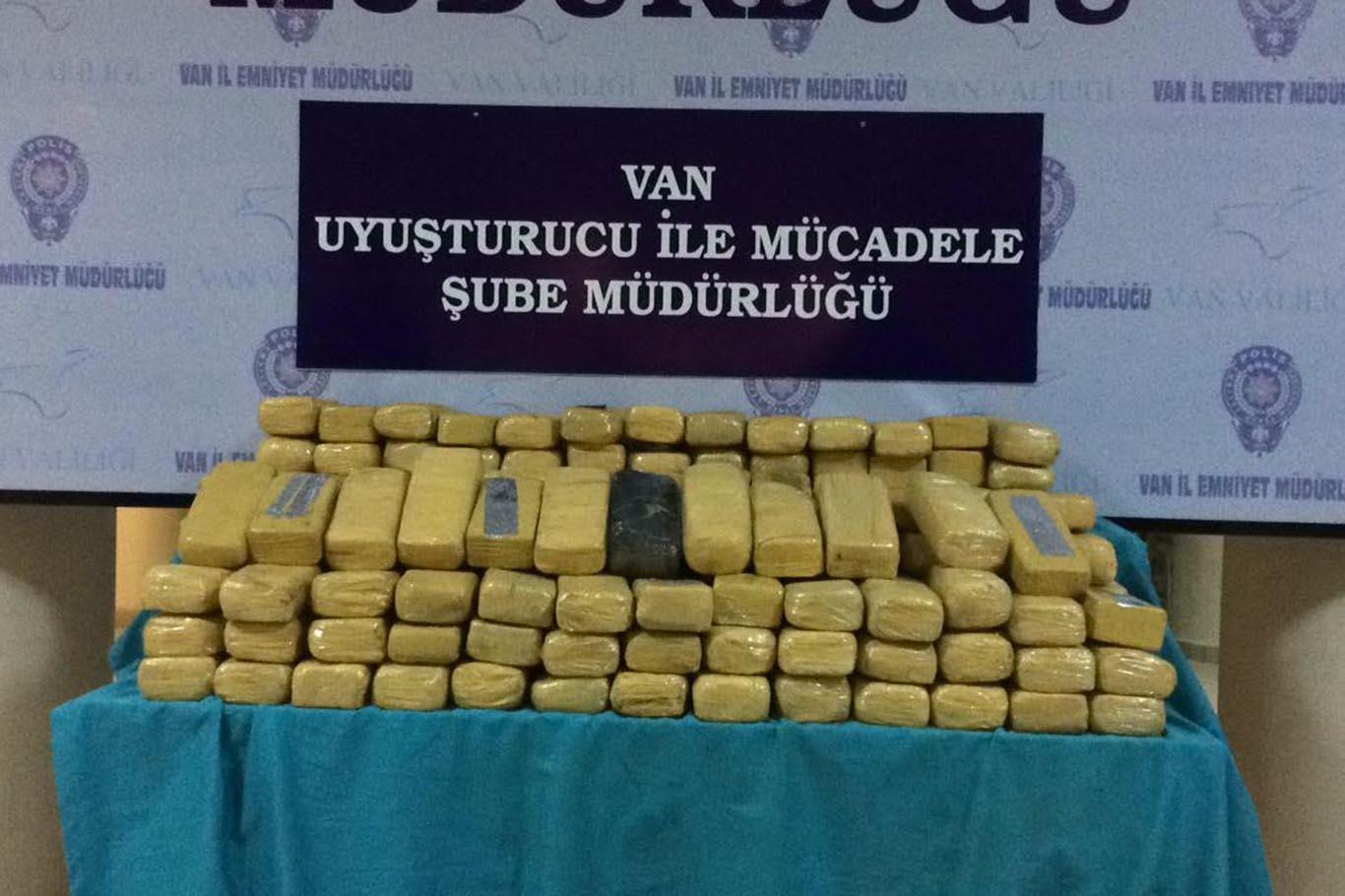 Van’da uyuşturucu operasyonu: 12 kişi tutuklandı Van’da uyuşturucu operasyonu: 12 kişi tutuklandı